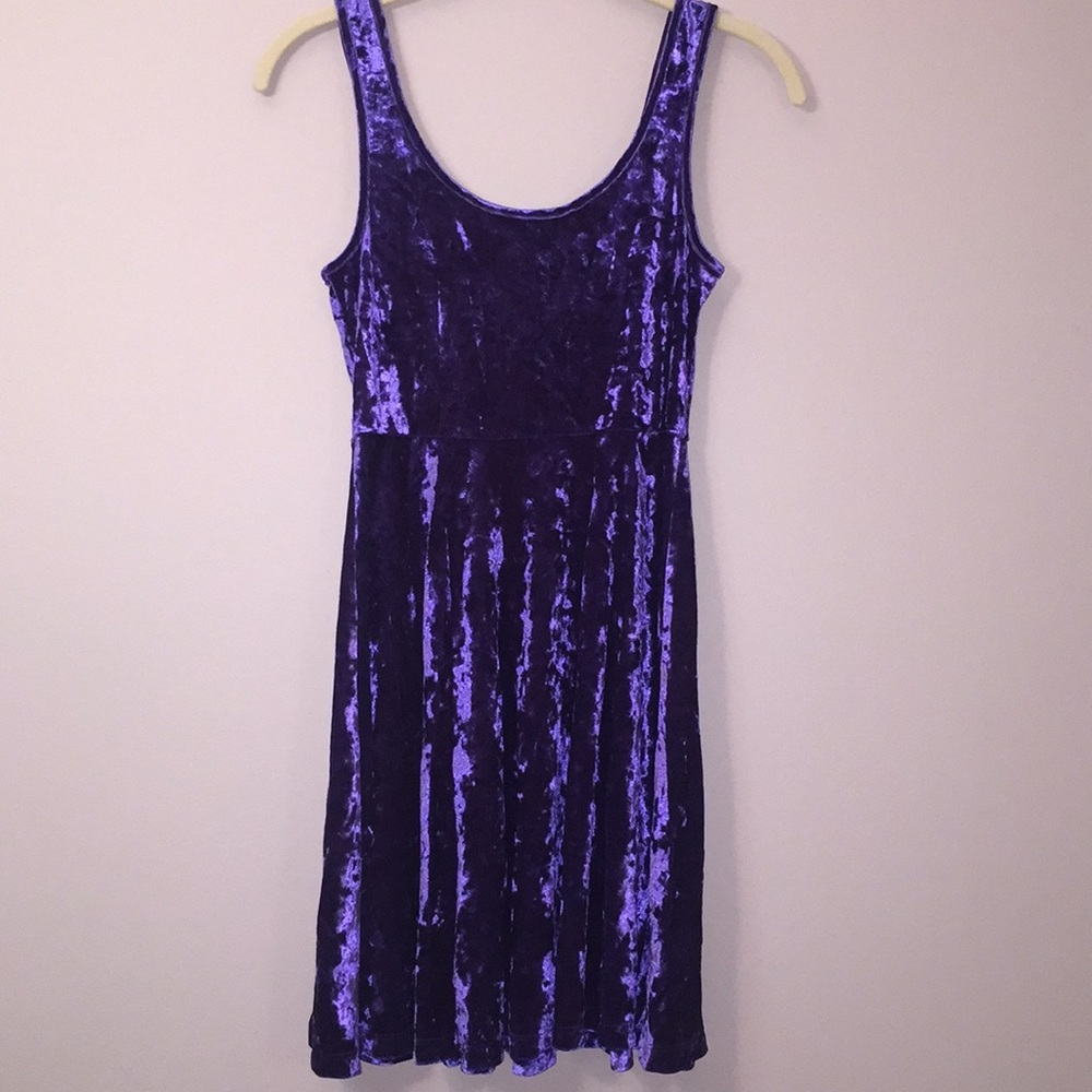Nollie Purple Velvet Dress Size Small